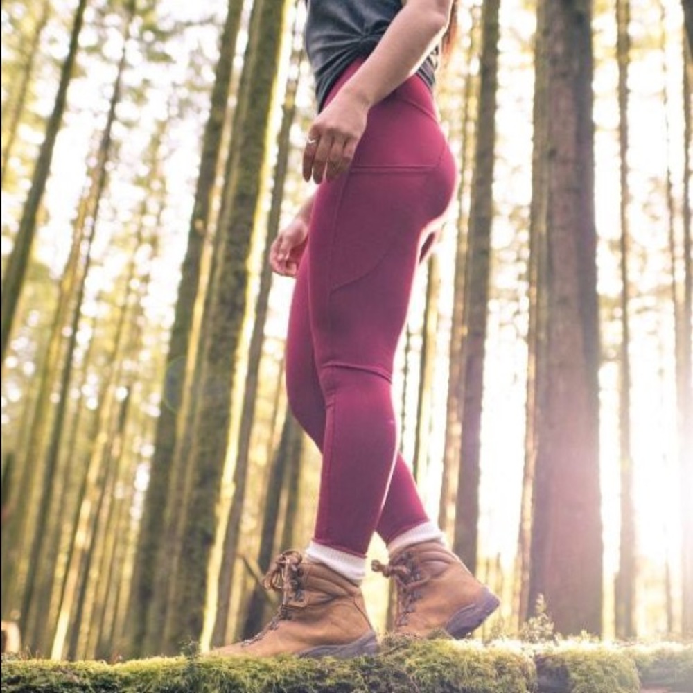 Wine leggings with pockets!